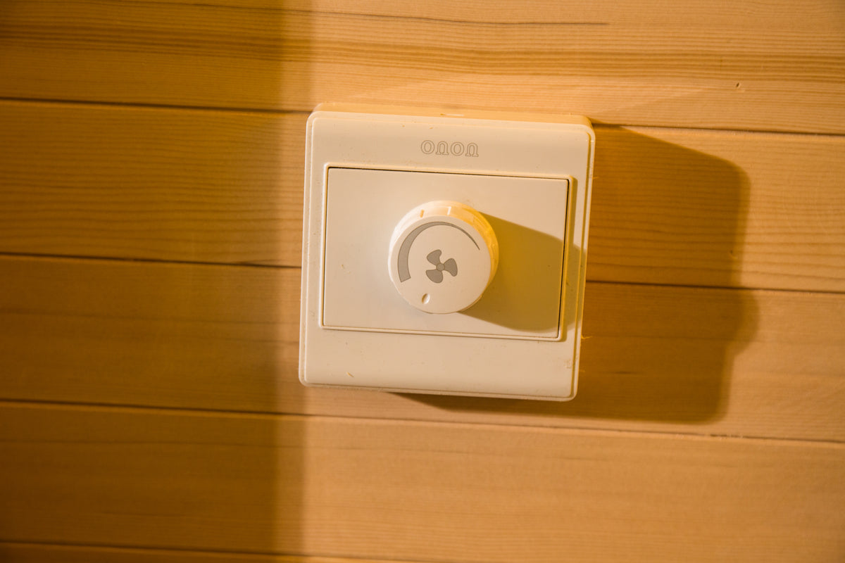Natural Doctor ND-LM3 sauna interior and construction detail