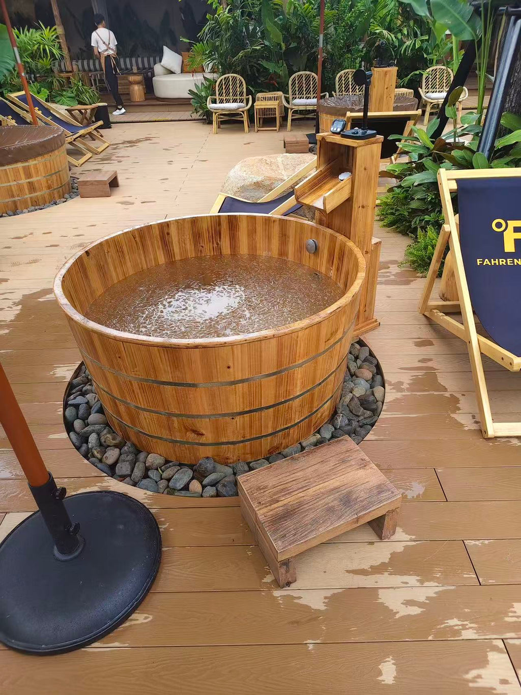 Natural Doctor wooden ice bath – construction and installation example