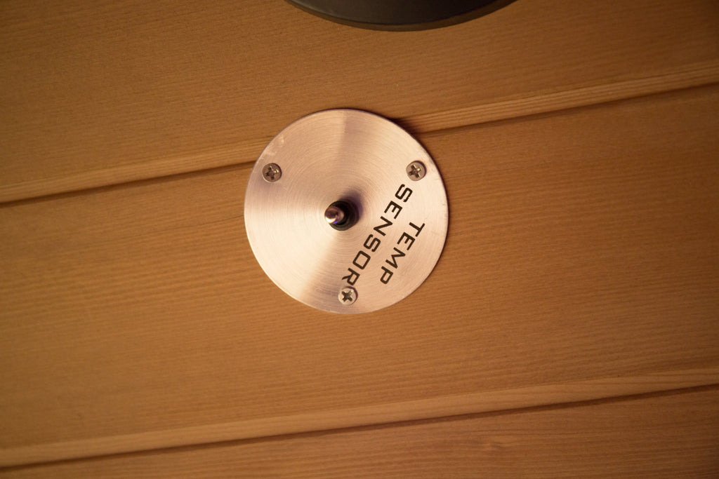 NaturalDoctor D2 two-person red cedar sauna — ventilation detail